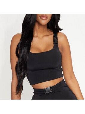 🖤PrettyLittleThing Black Buckle Strap Crop Top